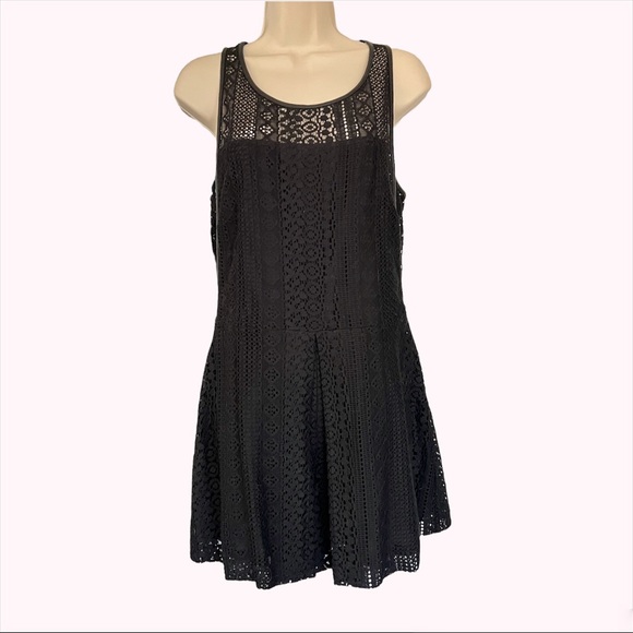 Rebecca Minkoff Black ‘Marriane' Lace Sleeveless Romper size 6 - Picture 3 of 8